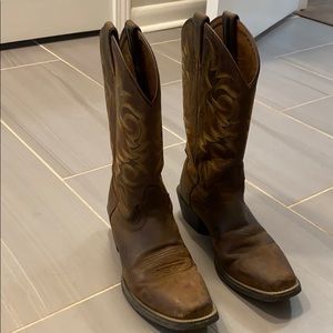 Justin’s cowboy boots